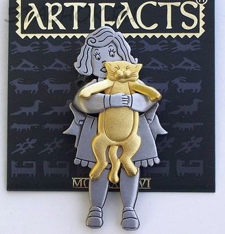 Брошь "Девочка и котик" под олово и золото