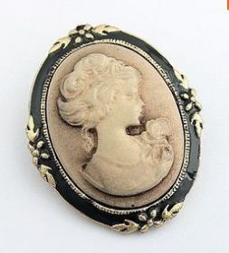 Брошь "Виктория"