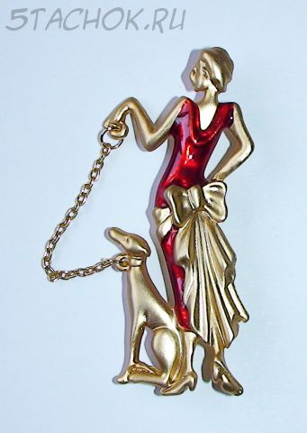 Брошь "Дама в красном с собакой" под золото/эмаль