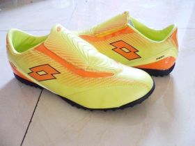 Бутсы сороконожки Lotto ZHERO GRAVITY L700 TF Astro Turf