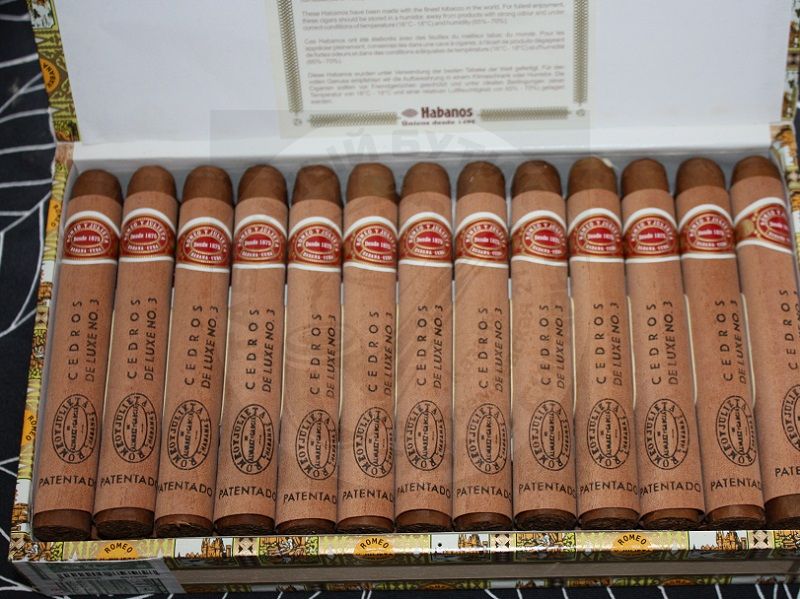 ROMEO Y JULIETA CEDROS DE LUXE № 3