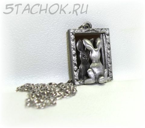 Колье "Зая у зеркала" под олово