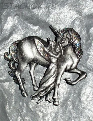Брошь "Девушка и крылатый единорог" под олово,блестки