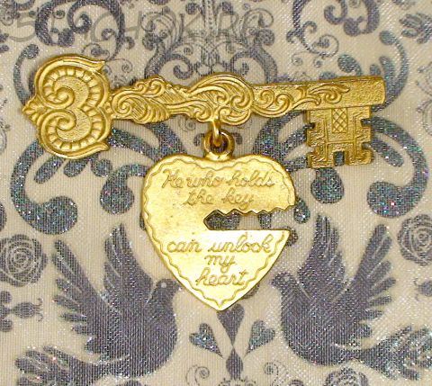 Брошь "Ключ от сердца" под золото