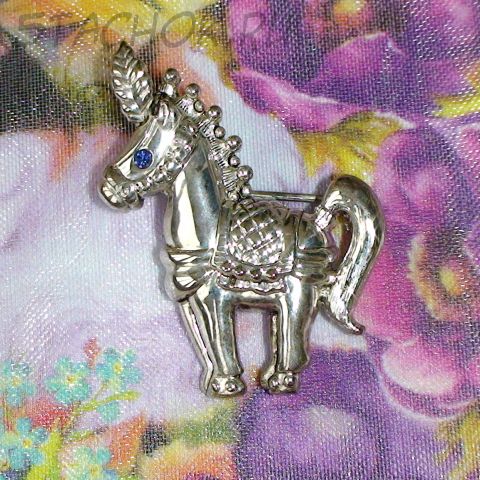 Брошь "Цирковой пони" под серебро, стразы