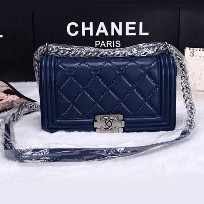 Сумка Chanel Le Boy Flap Shoulder Bag