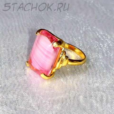 Кольцо розовый топаз под золото