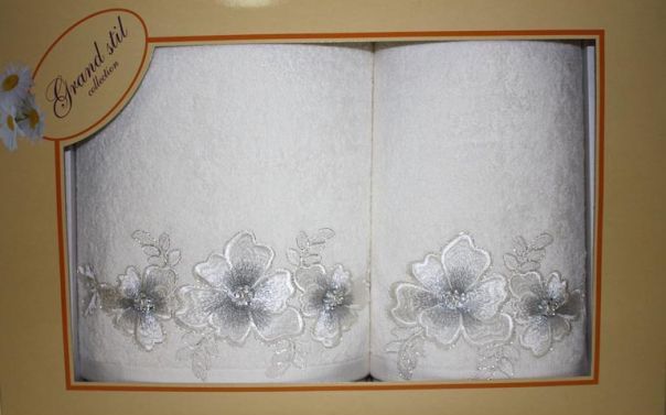 Праздничное  45х90+65х135 пол-це в коробке