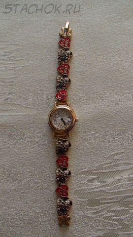 Часы для девушки "Кошечки и собачки" под золото (на браслете)