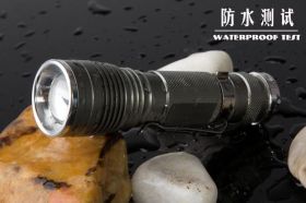Светодиодный фонарик XPEC84 105 803 с зумом