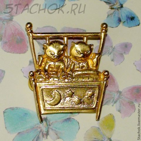 Брошь "Спокойной ночи, кошечки!" под золото