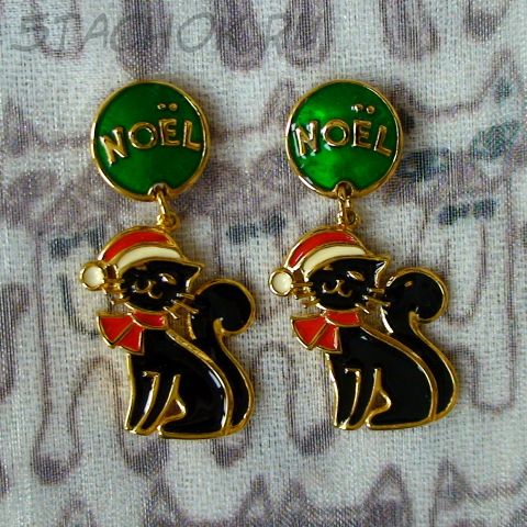 Серьги-гвоздики "Рождественский кот-Санта" под золото, эмаль