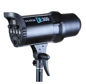 Студийный свет (моноблок) Godox DE 300