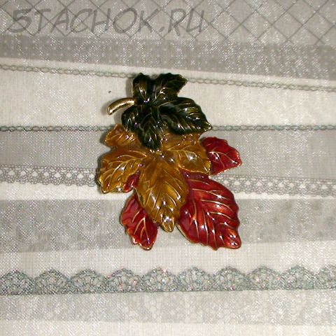 Брошь "Осенние кленовые листья" под золото, эмаль