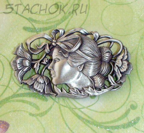 Брошь "Девушка в цветах" под олово