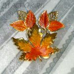 Брошь и серьги "Осенние листики" под золотую чеканку, эмаль