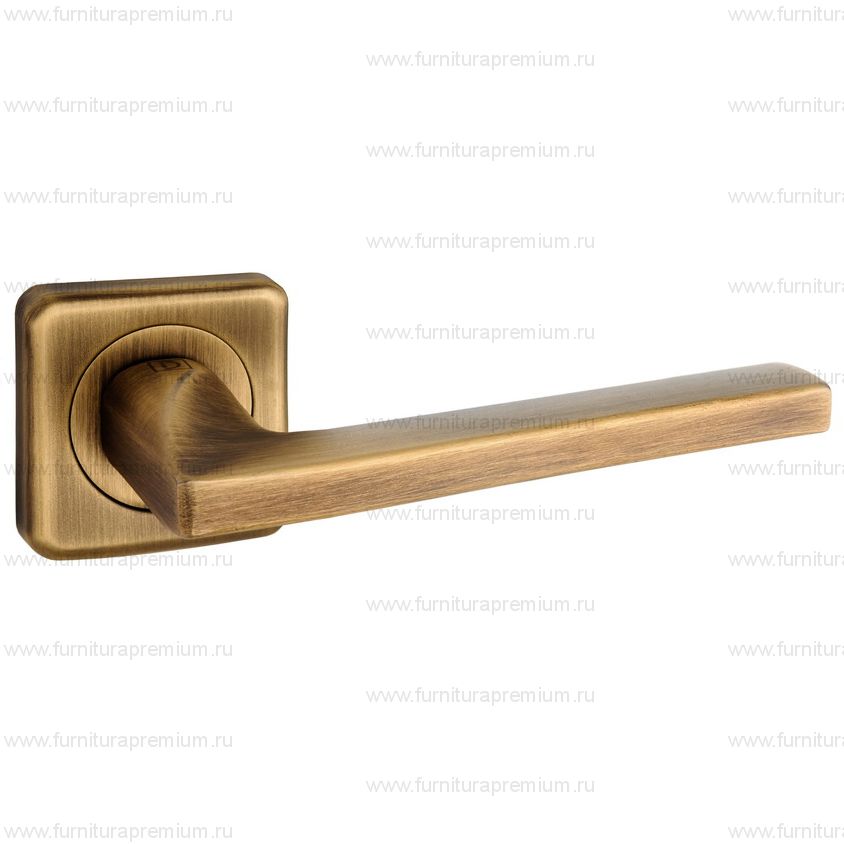 Дверная ручка Pasini 3731 Trend на квадратной розетке