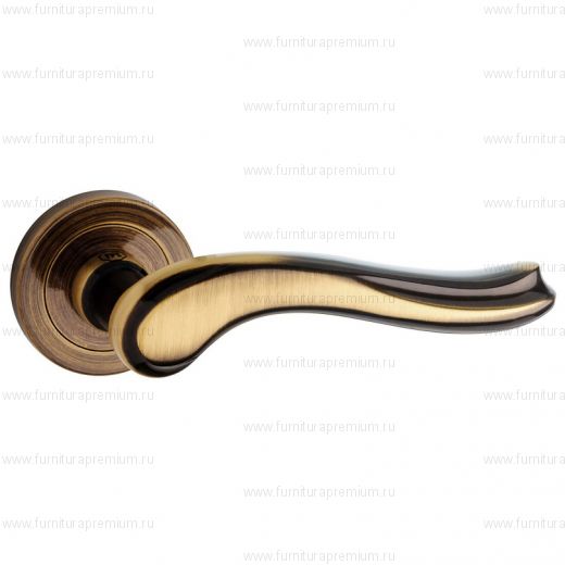 Ручка Pasini 0301 Laura Liscia на круглой розетке