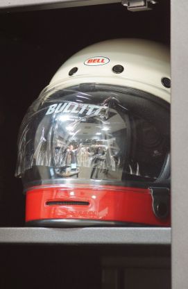 шкаф для шлема