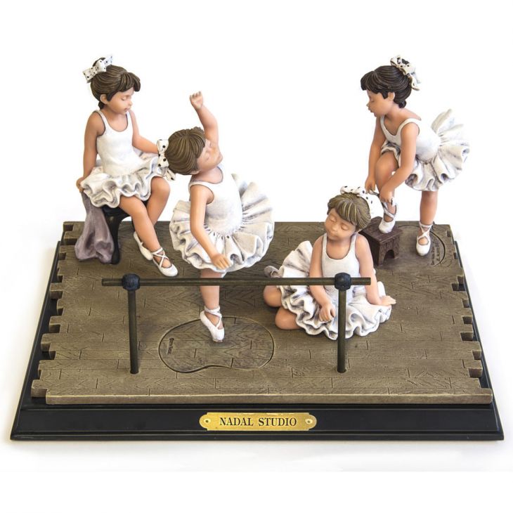 Коллекционная статуэтка из испанской коллекции -  706130 "Балетная база" (только площадка)