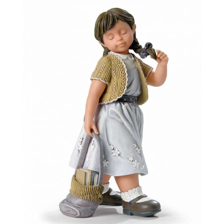 Коллекционная статуэтка из испанской коллекции -  706282 "Девочка с книгами"