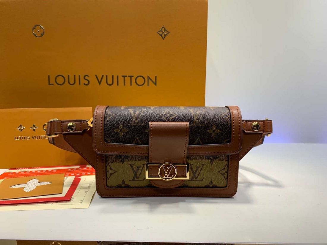 Поясная сумка Louis Vuitton DAUPHINE