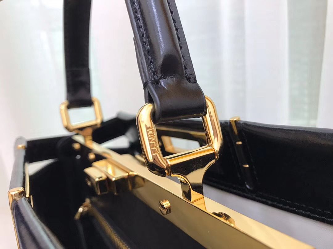 Сумка FENDI Peek-a-boo 33 cm