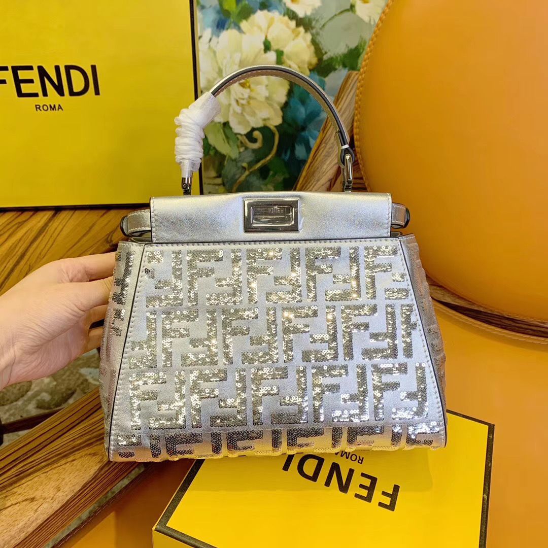 Сумка FENDI Peek-a-boo 23 cm