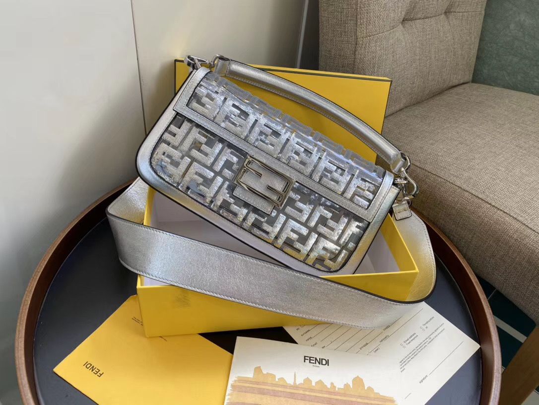 FENDI  BAGUETTE 26 см