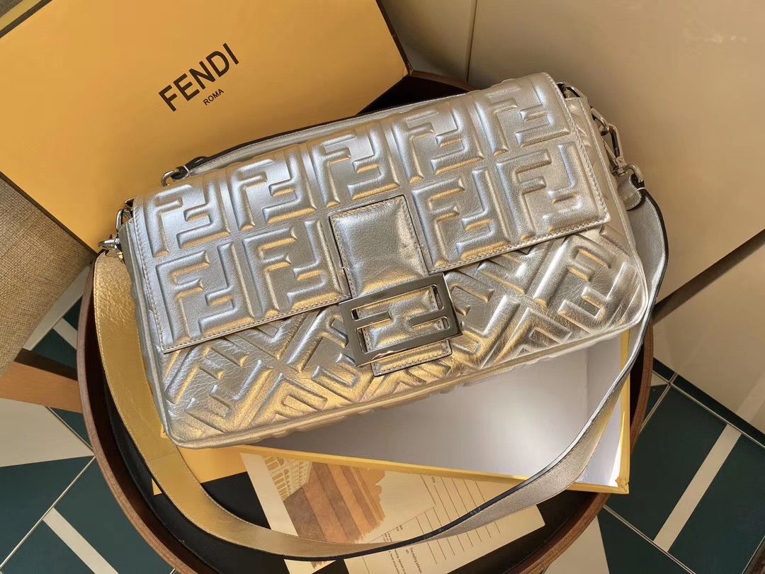 FENDI BAGUETTE 32 cm