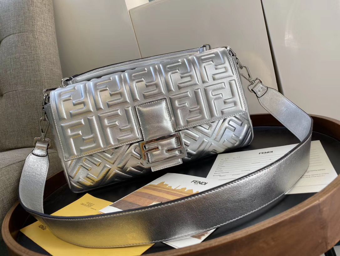 FENDI BAGUETTE 32 cm