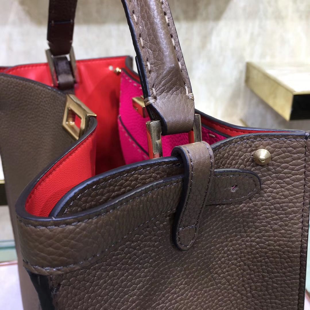 FENDI LOGO PEEK-A-BOO 30 cm