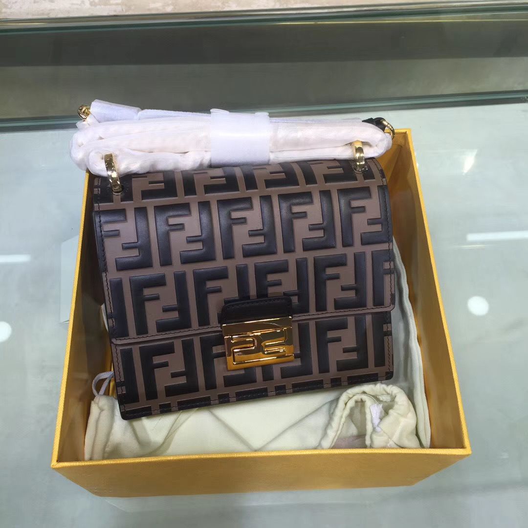 FENDI KAN U 19 cm