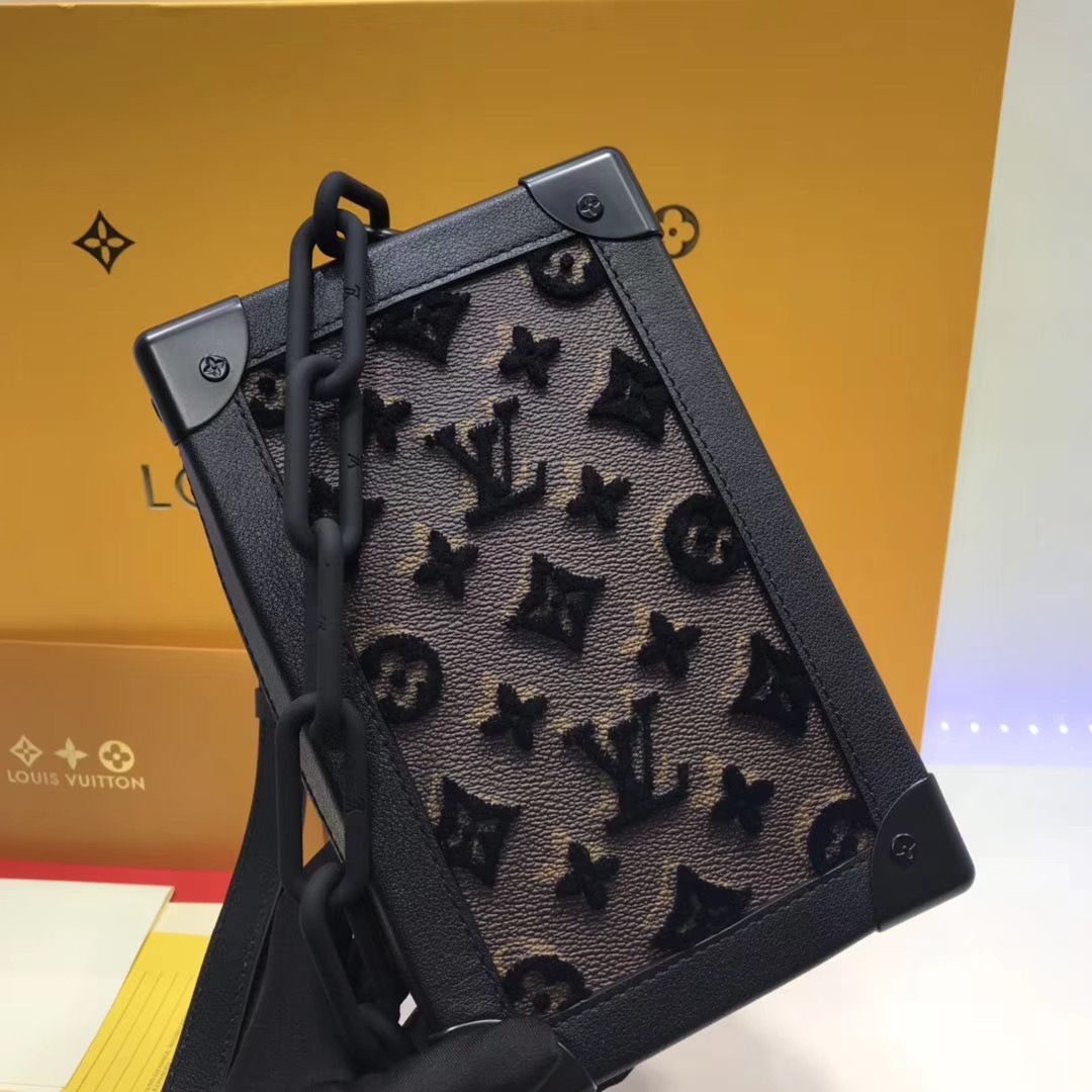 Клатч Louis Vuitton Soft Trunk