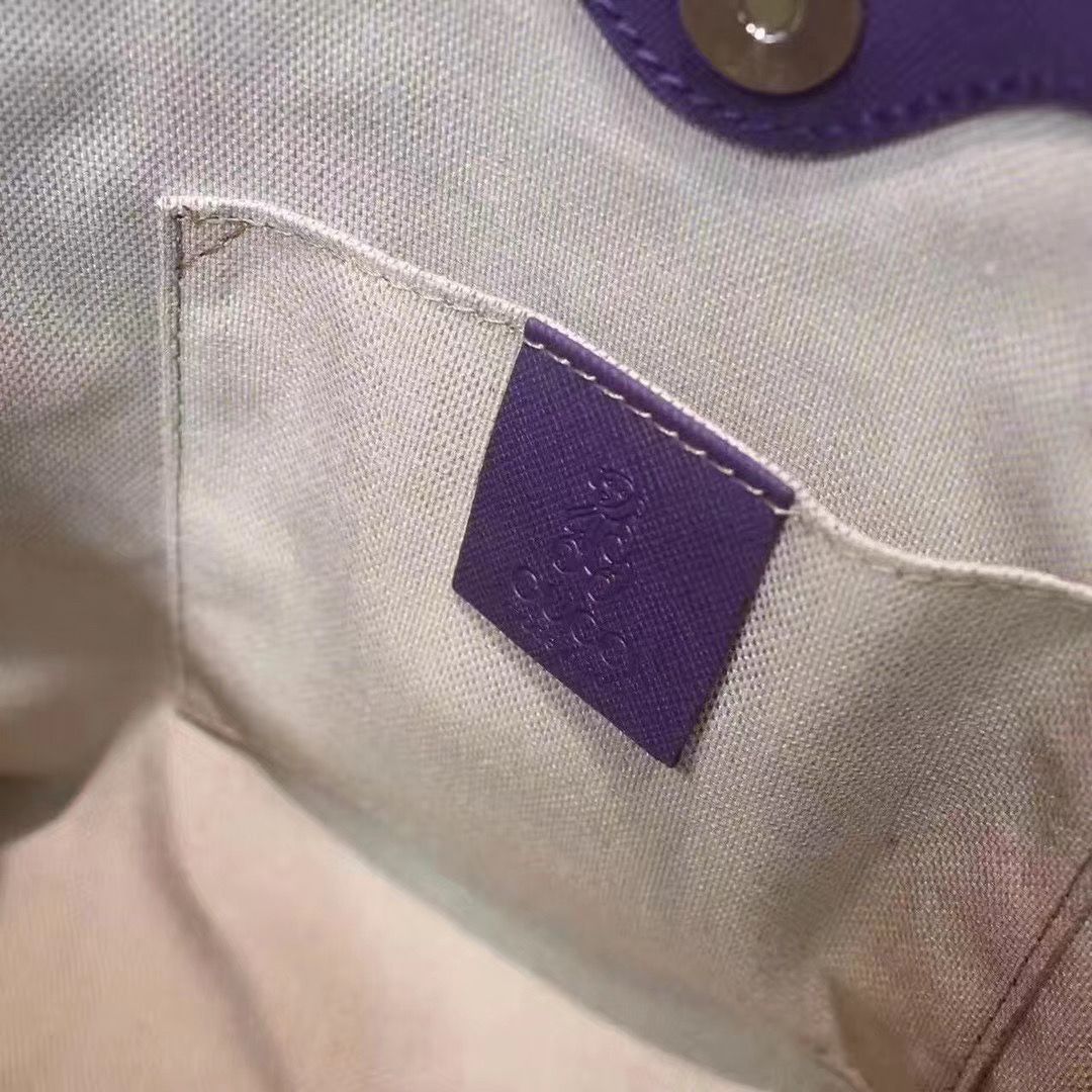 Gucci 21 x 20 x 10 cm