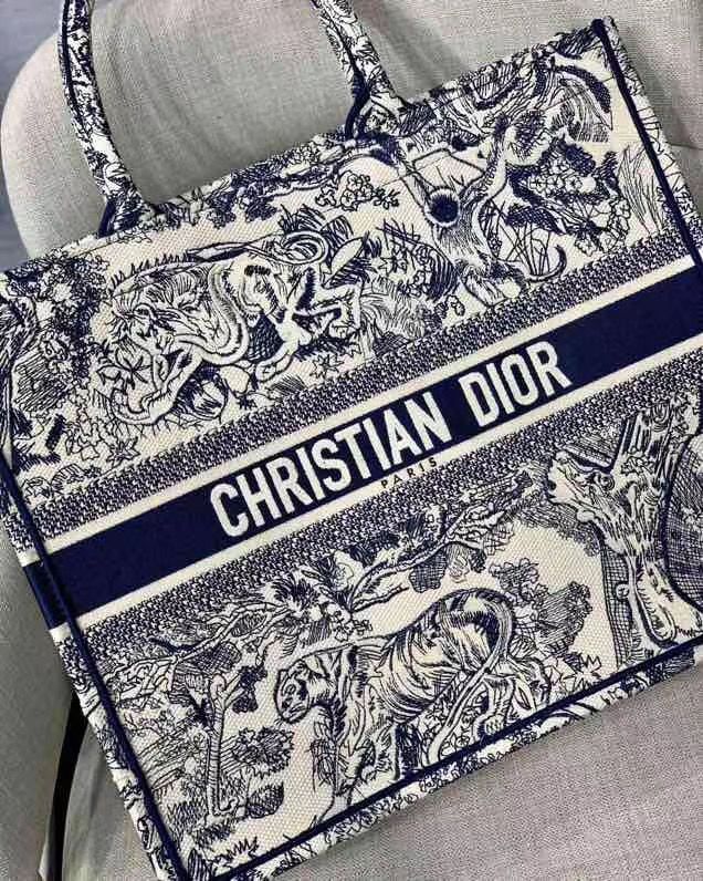 Dior Book Tote 41 cm