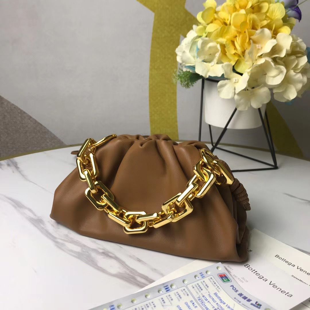 Bottega Veneta The Chain Pouch 22 cm