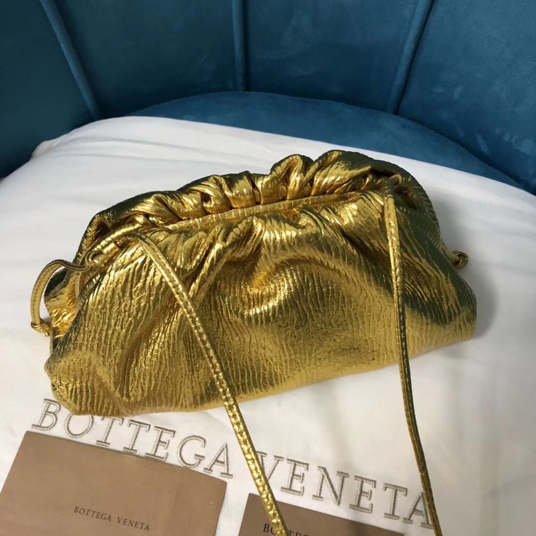 Bottega Veneta The Pouch 22 cm