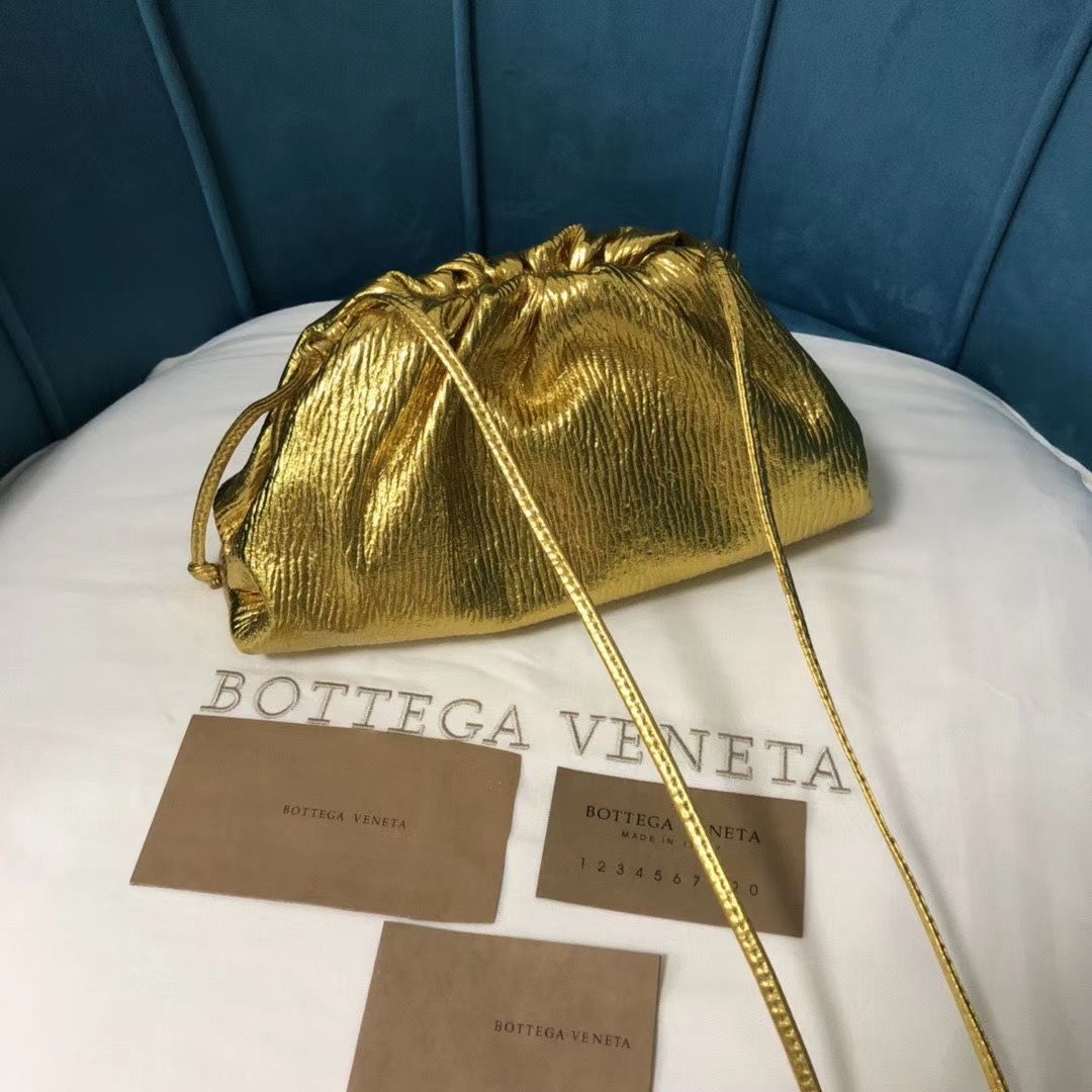 Bottega Veneta The Pouch 22 cm