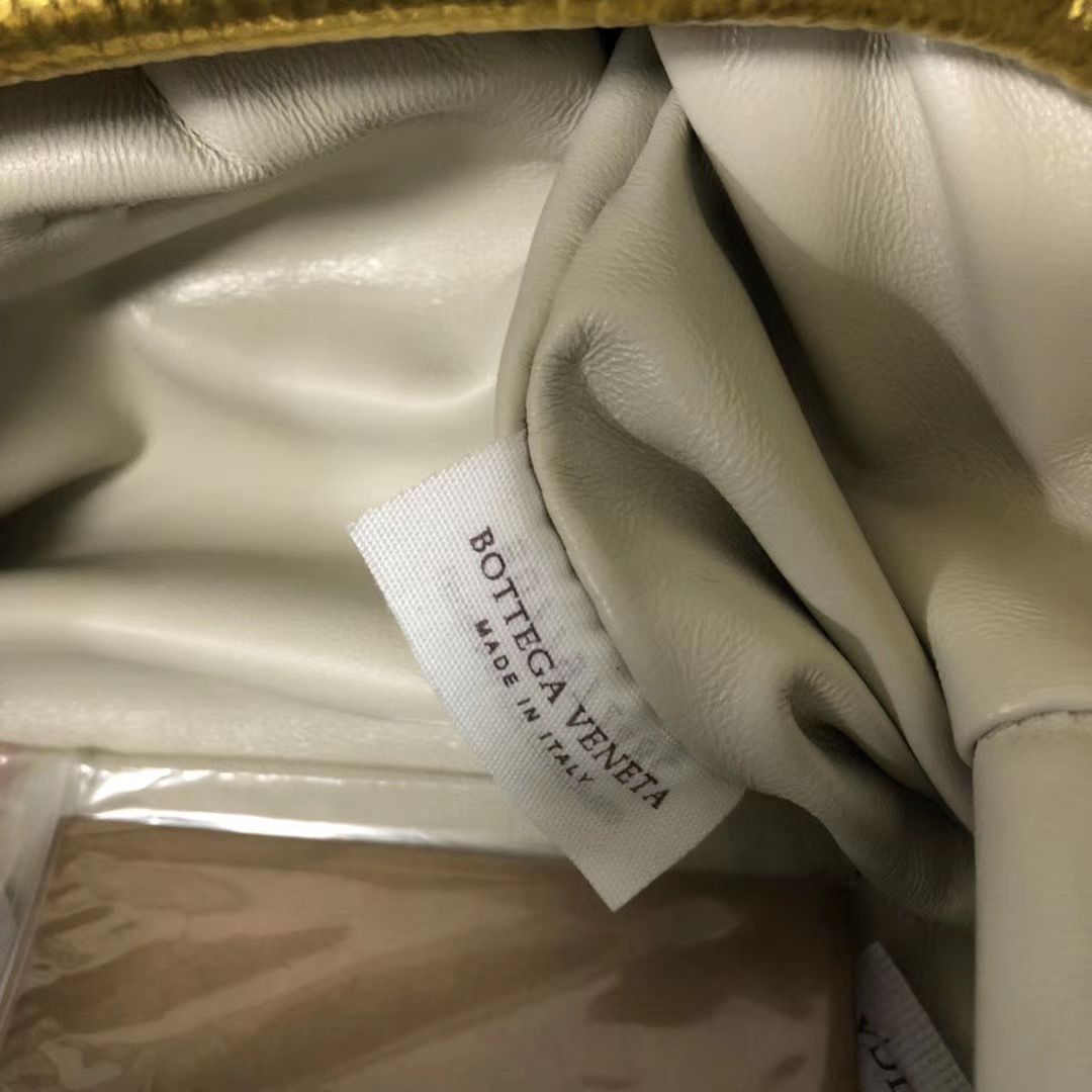 Bottega Veneta The Pouch 22 cm