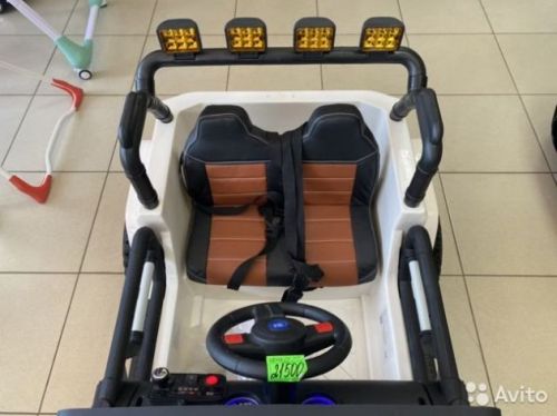 Электромобиль Jeep WHE 1688 полный привод