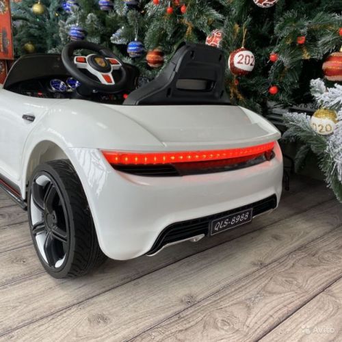 Электромобиль porshe Taycan