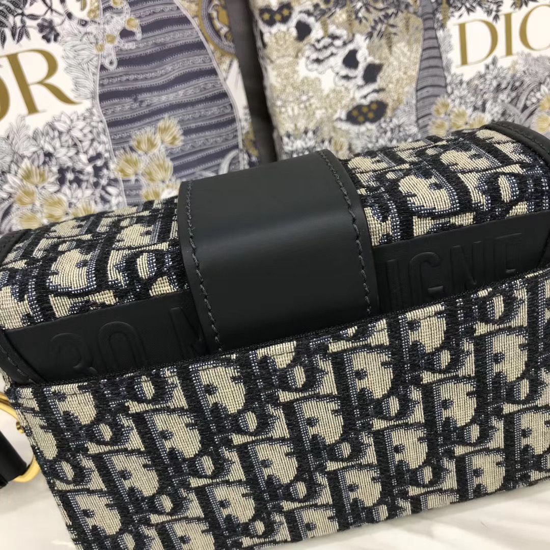 Dior Montaigne 30 Mini Box