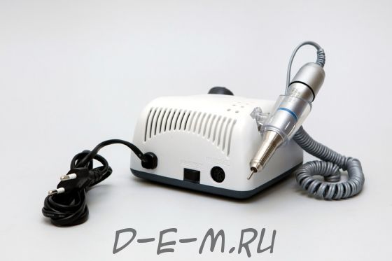 Маникюрный аппарат Strong 210/107II  без педали с сумкой