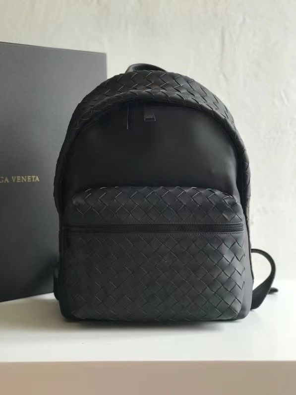 Bottega Veneta 28,5 x 41 cm