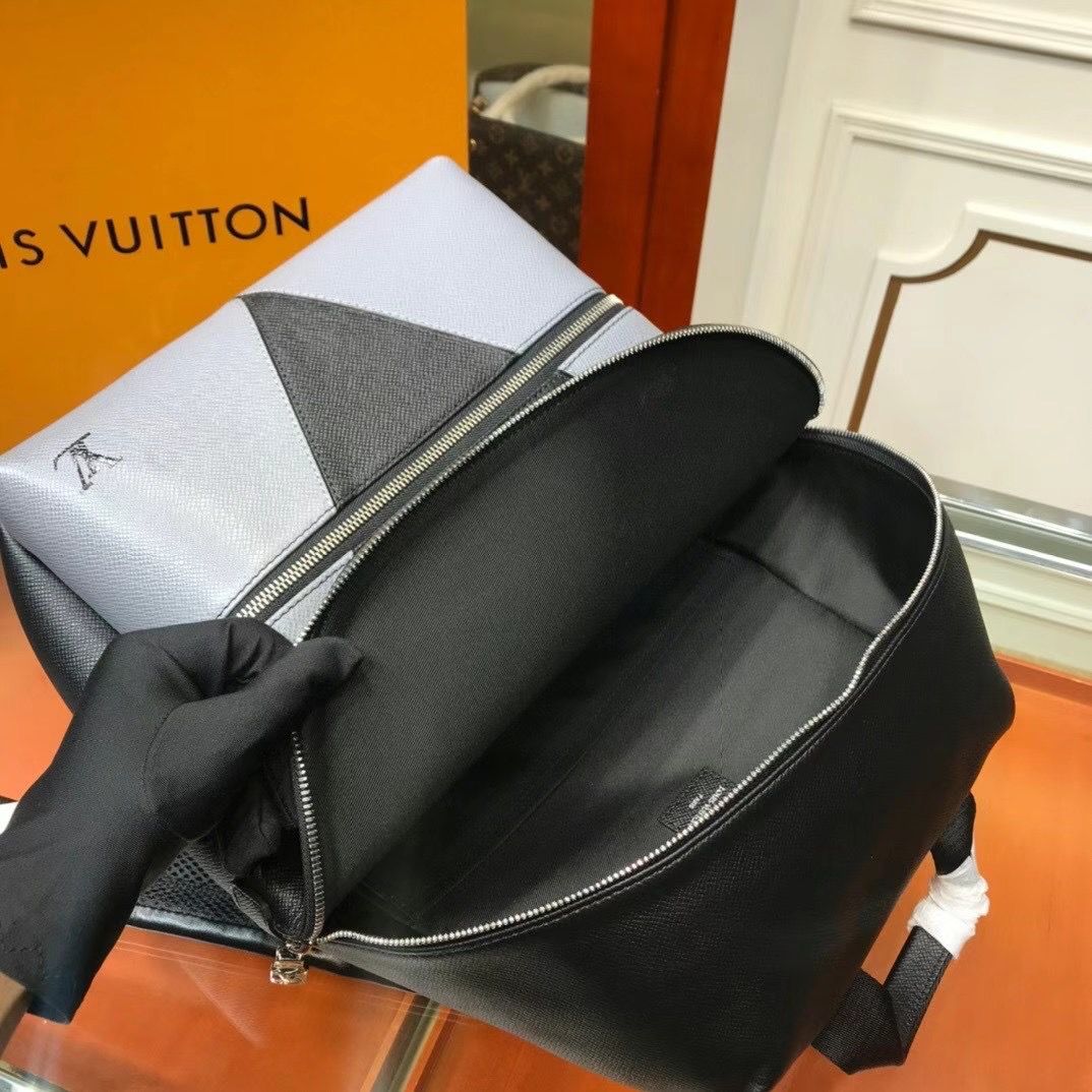 Рюкзак Louis Vuitton 37x40x20 cm