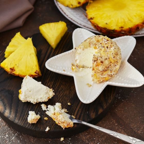 Сыр с кусочками манго, лесными орехами и ананасом, 130 г