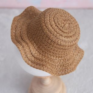 Кукольный аксессуар - Шляпка соломенная коричневая