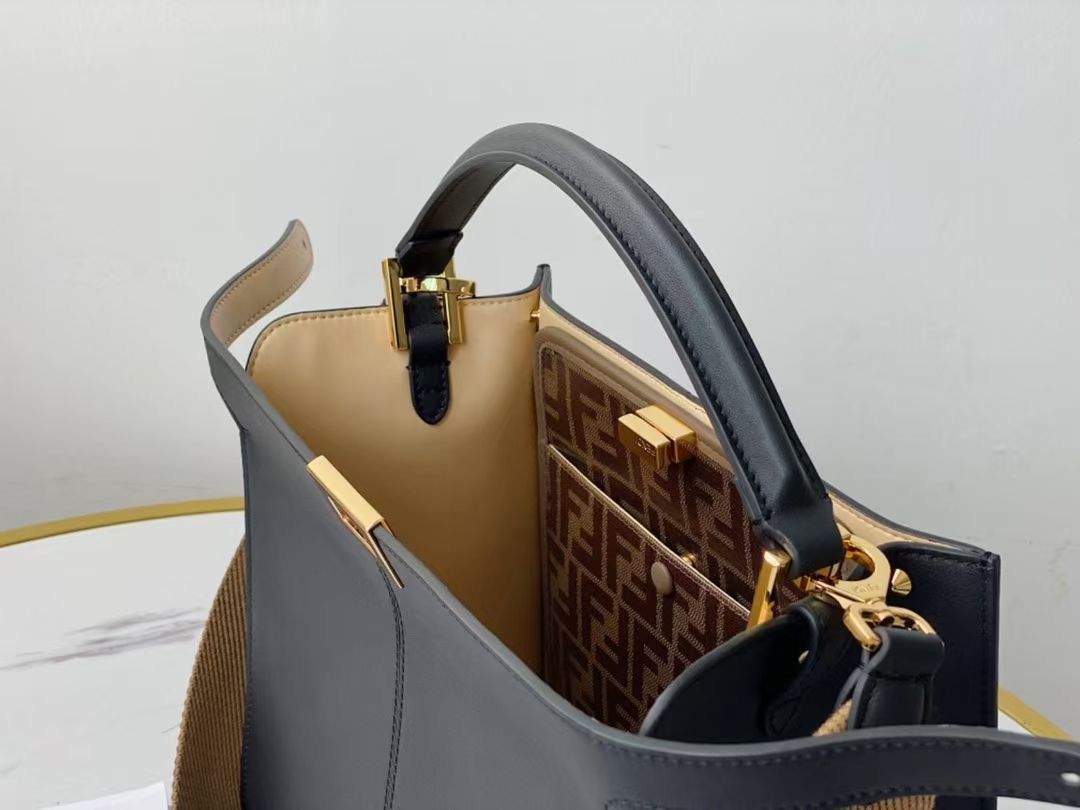 Fendi Peek-a-boo X-Lite 30х25х14 cm