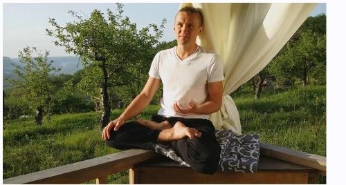 Подготовка к падмасане (Андрей Ткаченко)